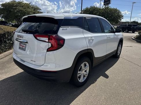 Used 2024 GMC Terrain SLE AWD/4WD image 5