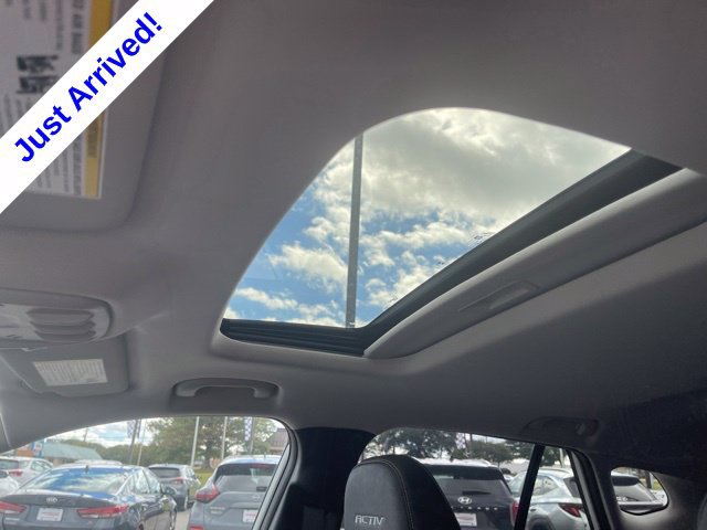 Used 2024 Chevrolet Trax ACTIV w/ Sunroof Package FWD image 17