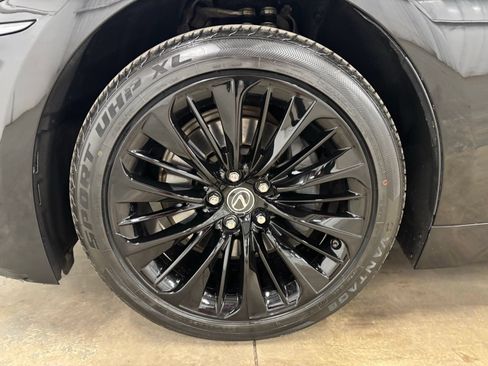 Used 2018 Lexus LS 500 w/ Luxury Package RWD image 9