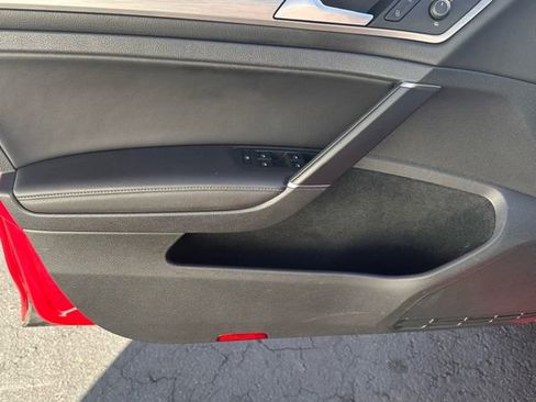 Used 2015 Volkswagen Golf TDI S image 13