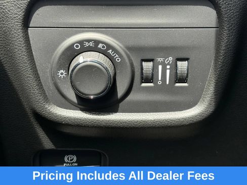 Used 2025 Jeep Grand Cherokee L Altitude AWD/4WD image 15