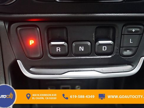 Used 2020 GMC Terrain SLT image 24