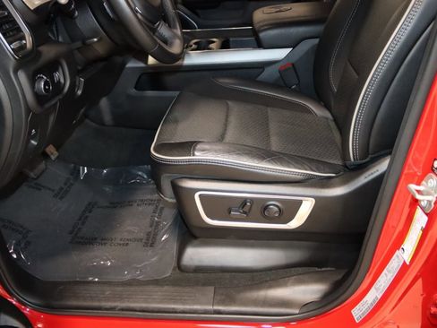 Used 2024 RAM 1500 Laramie image 37