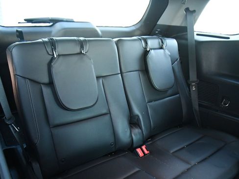 Used 2022 Ford Explorer XLT w/ Equipment Group 202A image 18