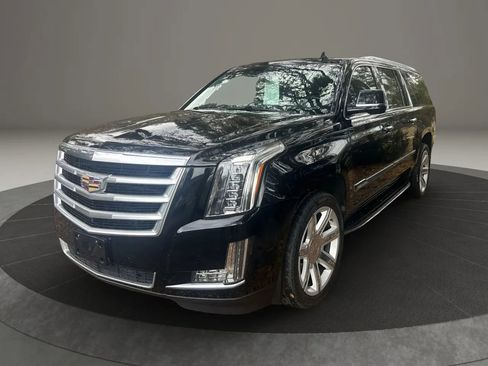 Used 2016 Cadillac Escalade ESV Luxury image 2