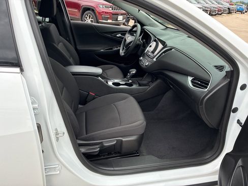 Used 2023 Chevrolet Malibu LS image 23