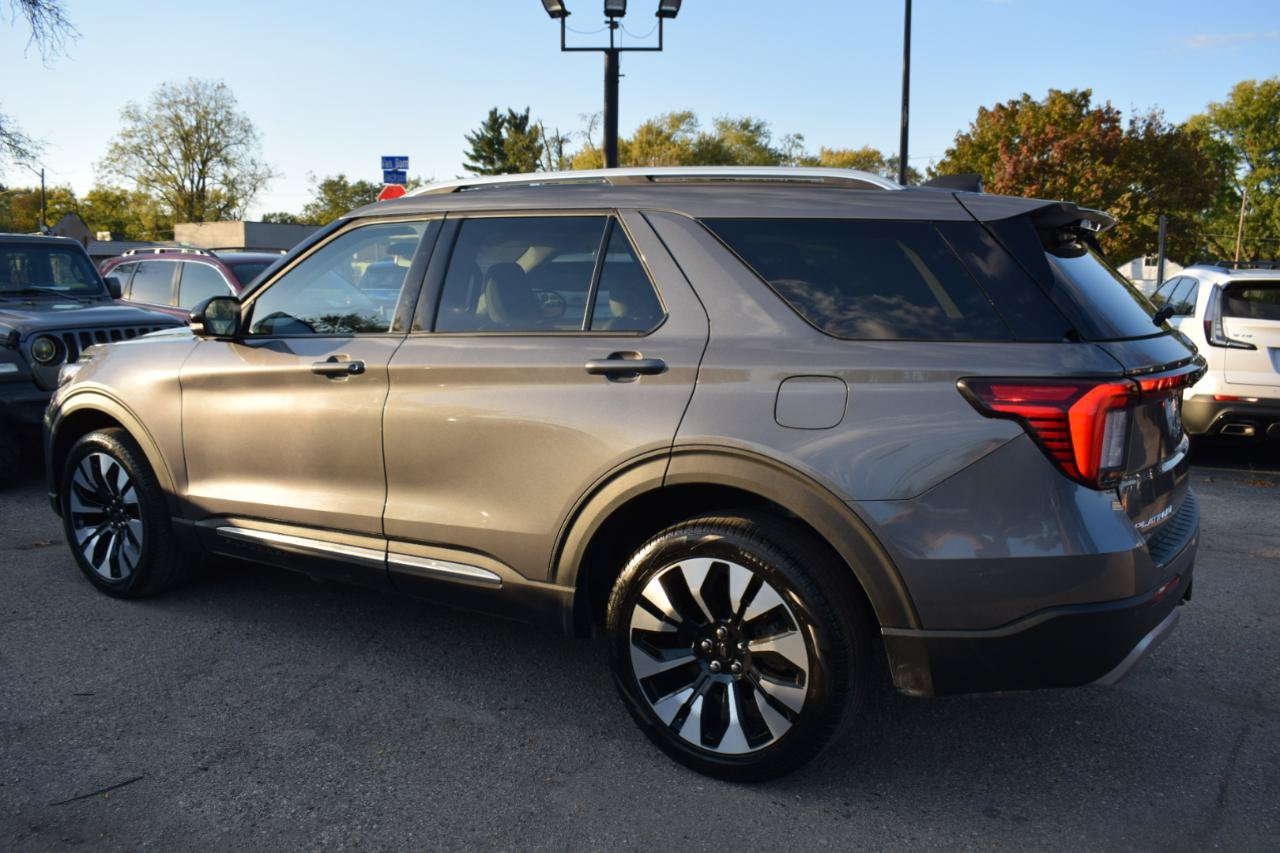 Used 2025 Ford Explorer Platinum w/ LUX Leather Package AWD/4WD image 10