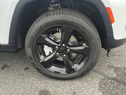 New 2025 Jeep Grand Cherokee Limited w/ Luxury Tech Group II image 9