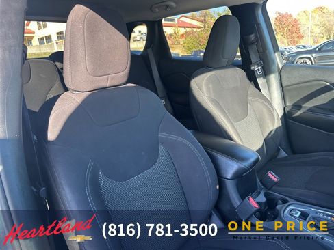 Used 2020 Jeep Cherokee Latitude image 44