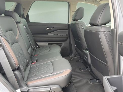 New 2026 Nissan Pathfinder Platinum AWD/4WD image 20