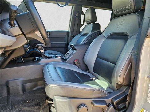 Used 2021 Ford Bronco Black Diamond w/ Sasquatch Package image 16