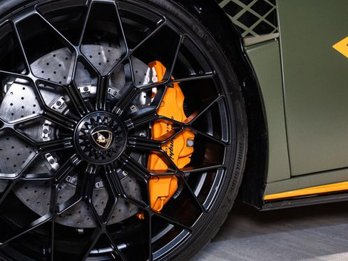 Used 2022 Lamborghini Huracan STO image 19