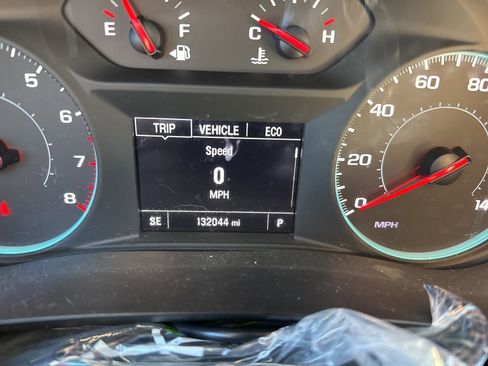 Used 2022 Chevrolet Traverse LS image 12