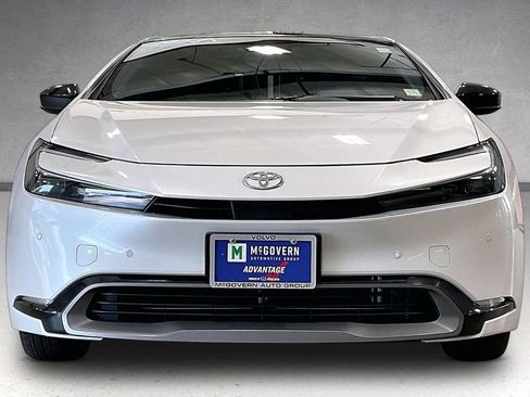 Used 2024 Toyota Prius XLE AWD/4WD image 2