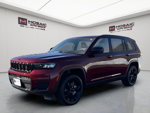 New 2025 Jeep Grand Cherokee L Altitude image 8