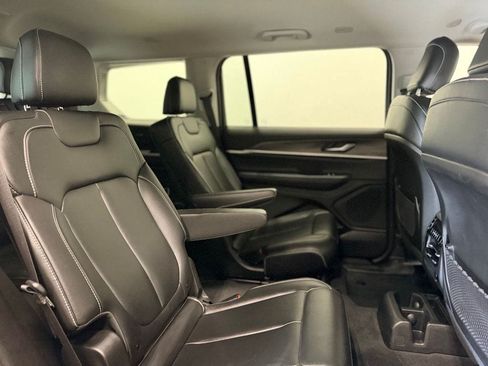 Used 2023 Jeep Grand Cherokee L Limited AWD/4WD image 21