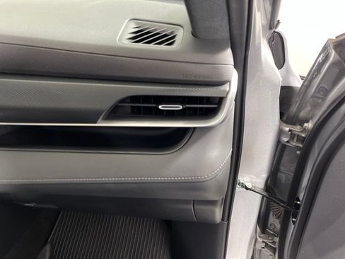 Used 2023 Toyota Highlander XSE FWD image 23