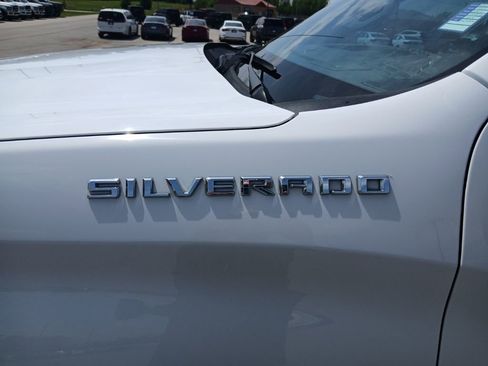 Used 2024 Chevrolet Silverado 1500 Custom image 11