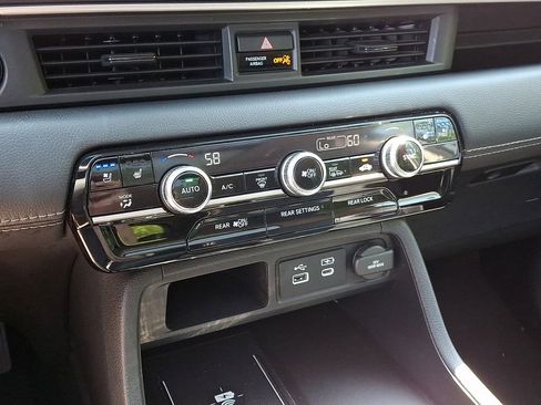 Used 2023 Honda Pilot Elite image 16