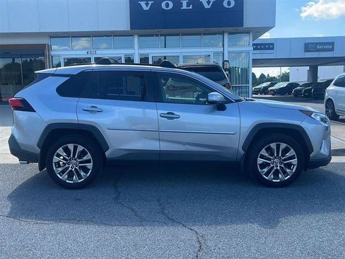 Used 2019 Toyota RAV4 XLE Premium w/ Cold Weather Package AWD/4WD image 4