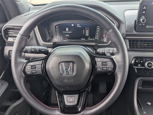 Used 2025 Honda Pilot Black Edition image 25