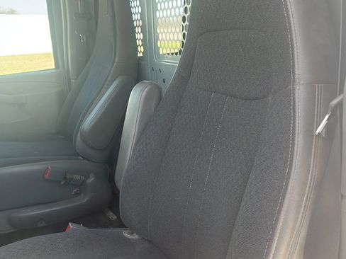 Used 2018 GMC Savana 2500 w/ Driver Convenience Package image 12