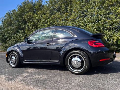Used 2016 Volkswagen Beetle 1.8T Classic FWD image 5