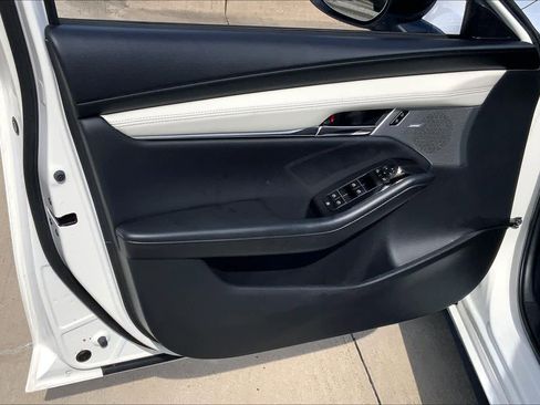 Used 2024 MAZDA MAZDA3 2.5 Turbo Sedan w/Premium Plus image 21