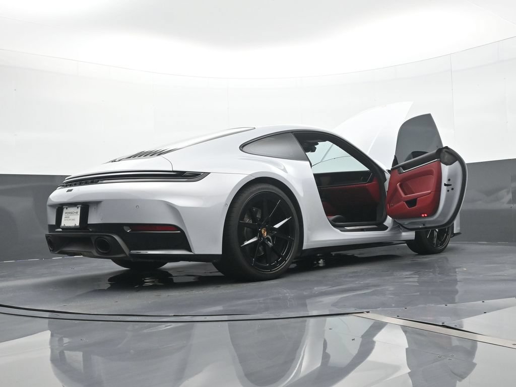 Certified 2025 Porsche 911 Carrera RWD image 22
