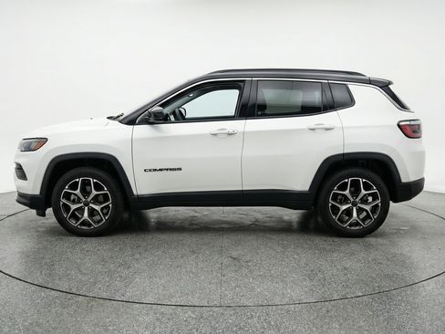 Used 2025 Jeep Compass Limited image 5