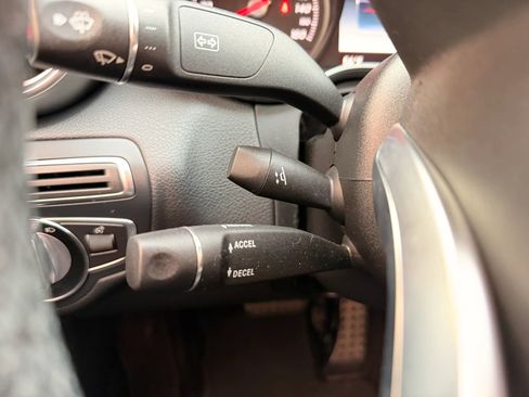 Used 2015 Mercedes-Benz C 300 4MATIC Sedan image 37