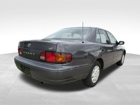 Used 1996 Toyota Camry LE FWD image 16