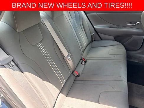 Used 2023 Hyundai Elantra SEL w/ Convenience Package FWD image 25