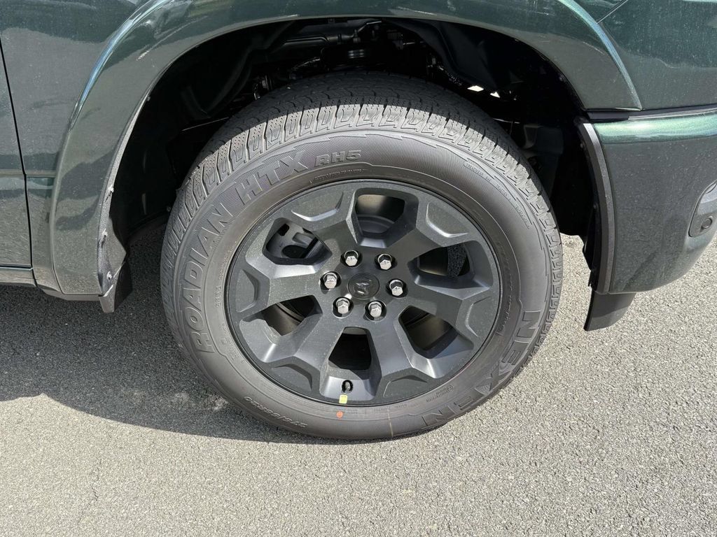 New 2027 RAM 1500 4x4 Crew Cab image 11