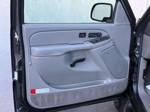 Used 2005 GMC Yukon SLT w/ SLT Preferred Equipment Group image 24