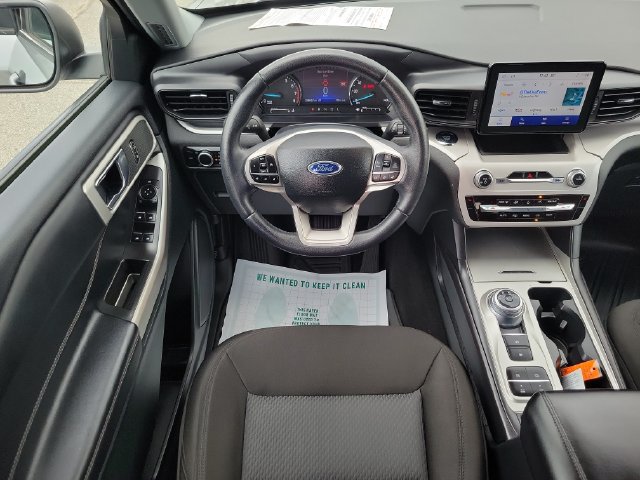 Used 2024 Ford Explorer XLT RWD image 18