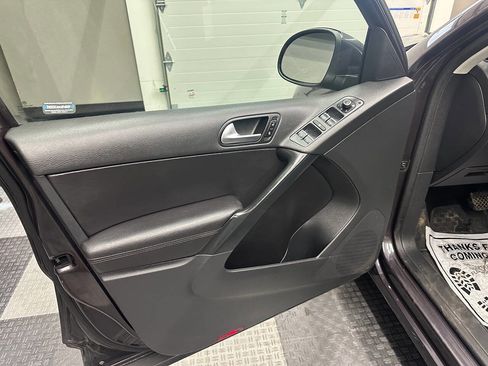 Used 2016 Volkswagen Tiguan SE image 15