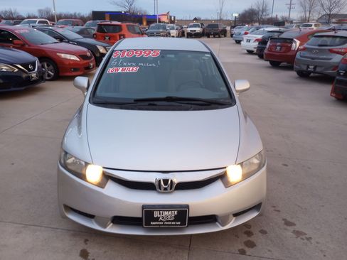 Used 2011 Honda Civic LX image 2