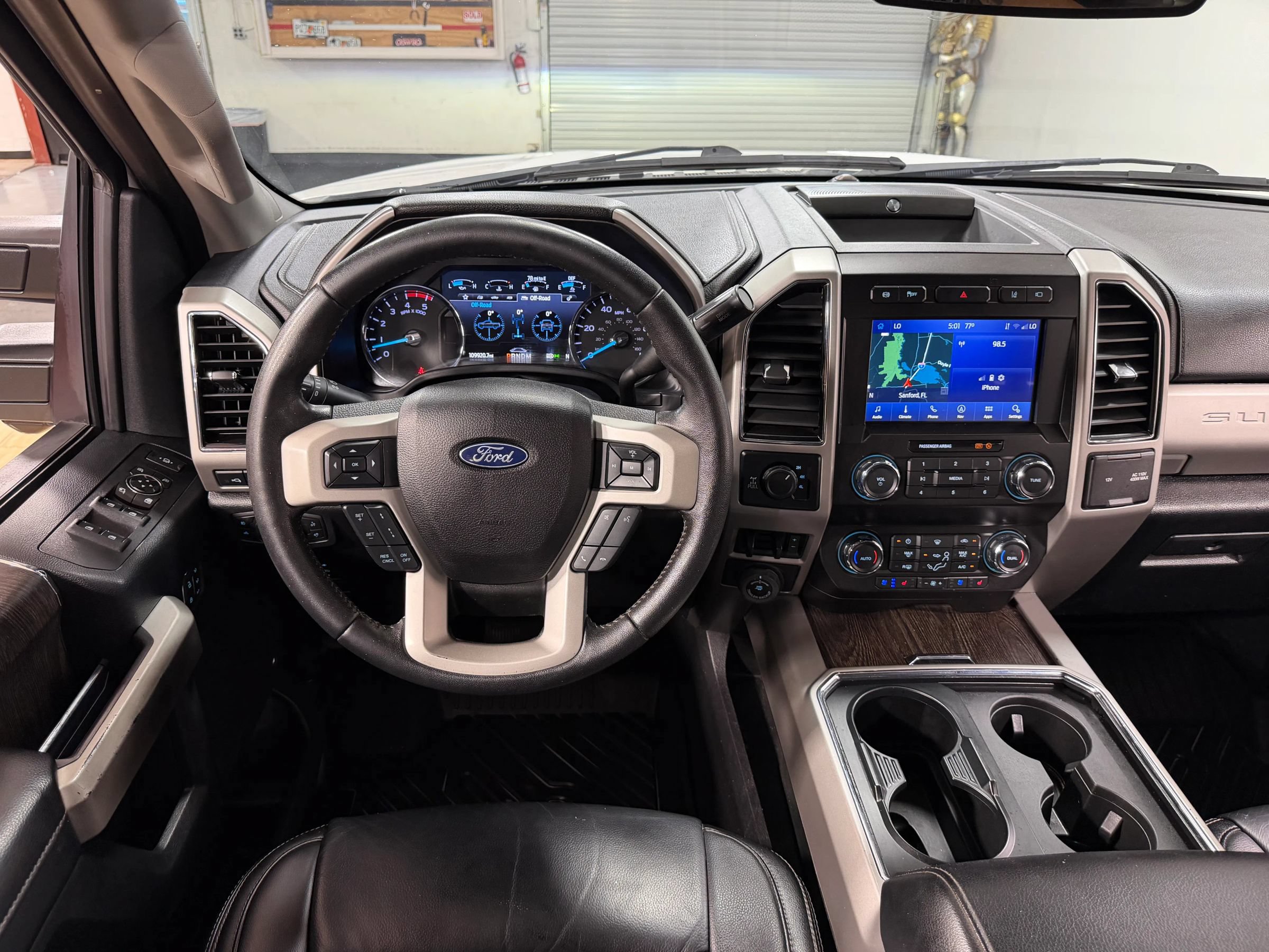 Used 2020 Ford F350 Lariat w/ Lariat Ultimate Package AWD/4WD image 24