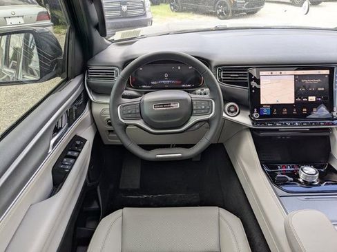New 2026 Jeep Grand Wagoneer L 4WD w/ Premium Group I image 18
