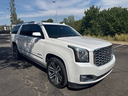 Used 2020 GMC Yukon XL Denali w/ Denali Ultimate Package AWD/4WD image 3