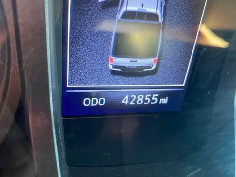 Used 2022 Toyota Tacoma TRD Off-Road image 5