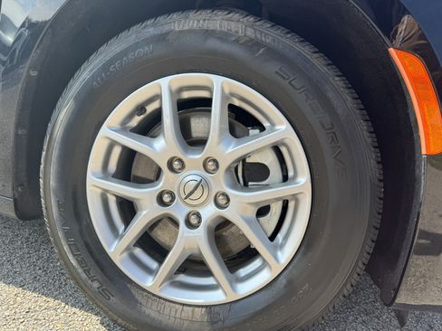 Used 2025 Chrysler Pacifica Select FWD image 14
