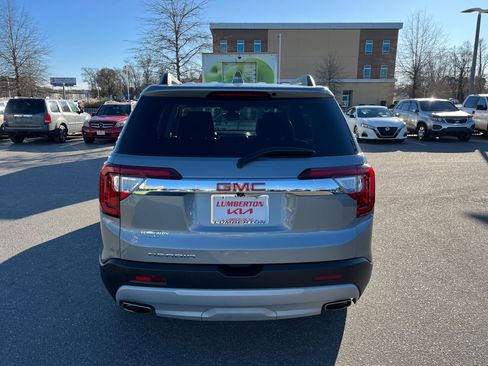 Used 2023 GMC Acadia SLT image 16
