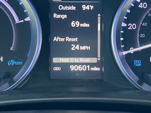 Used 2019 Toyota Highlander XLE AWD/4WD image 28