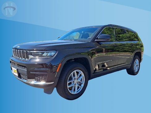 Used 2024 Jeep Grand Cherokee L Laredo AWD/4WD image 10