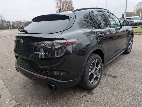 New 2025 Alfa Romeo Stelvio Sprint image 3