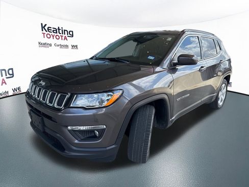 Used 2021 Jeep Compass Latitude image 3