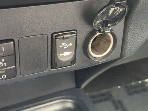 Used 2018 Toyota RAV4 Limited w/ Advanced Technology Package image 23