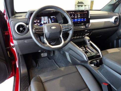 Used 2024 Chevrolet Colorado LT w/ LT Convenience Package III image 17